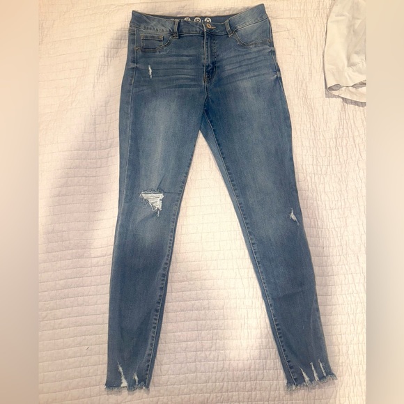 SKINNY JEANS! Perfect condition! Don’t fit me anymore. (WORN ONCE) - Picture 1 of 3